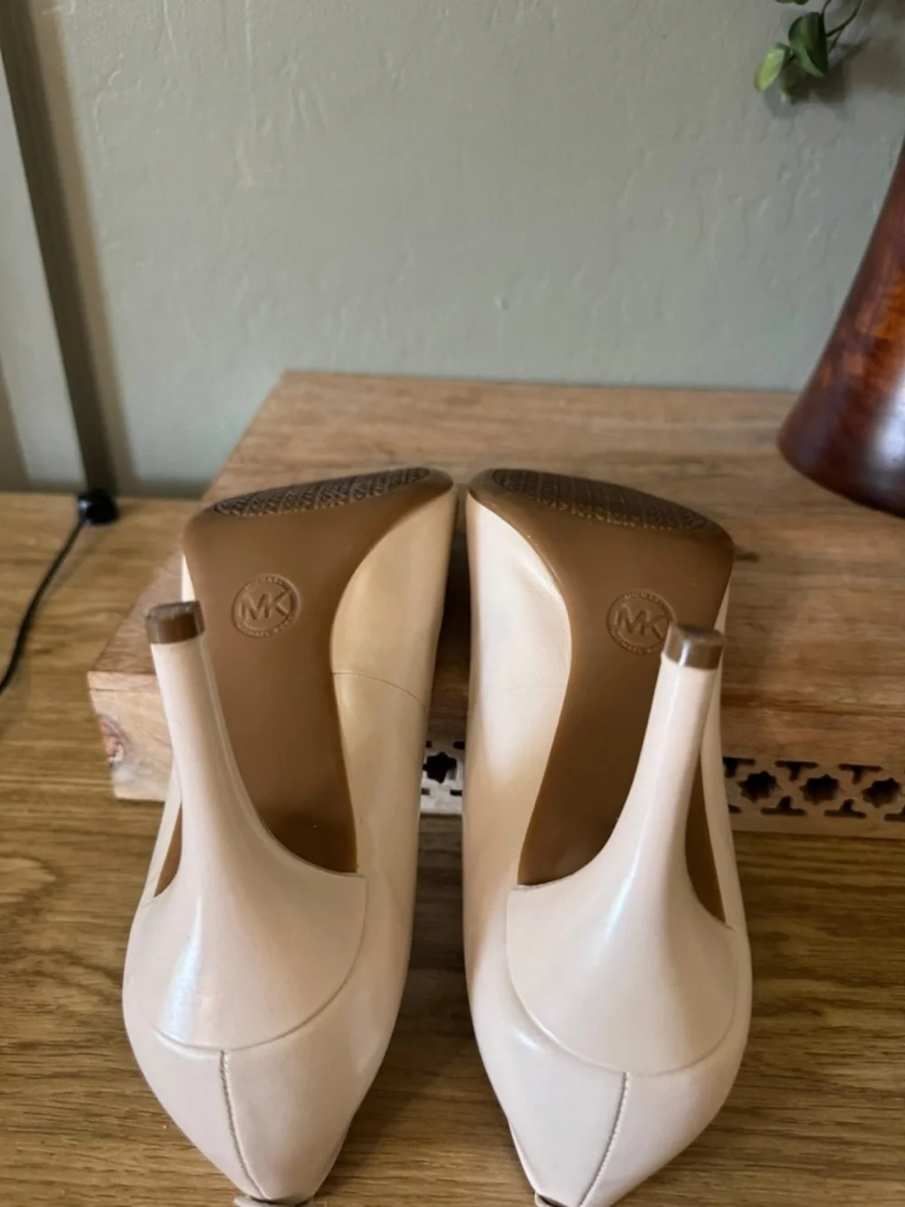 Michael Kors Nude Pumps Heels Size 9 Elegant Classic